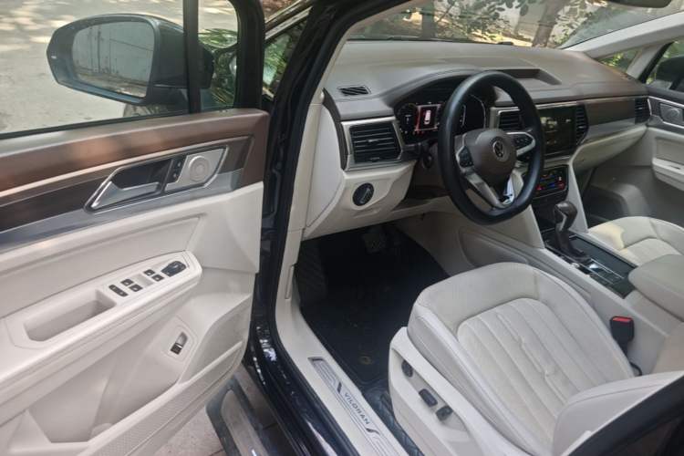Used Volkswagen Viloran 2020 330TSI Luxury Edition Driver Seat