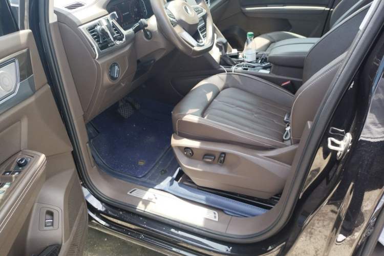 Used Volkswagen Viloran 2020 330TSI Luxury Edition Driver Seat