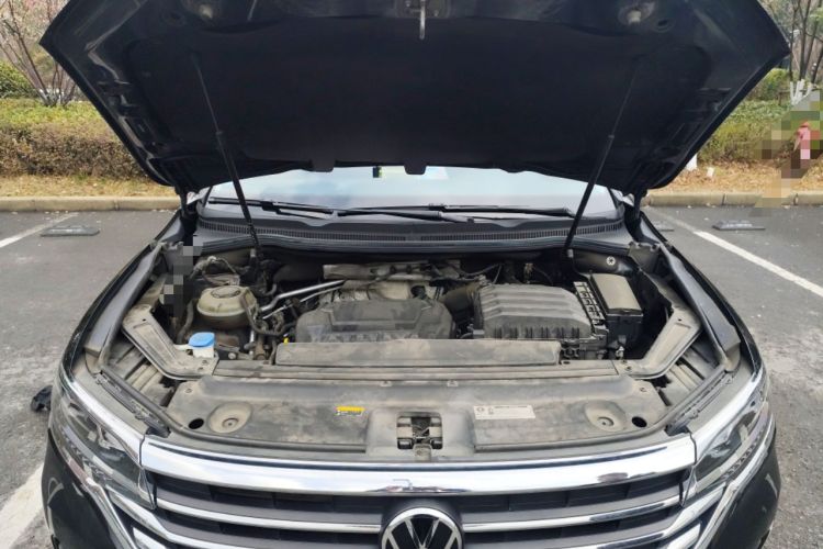 Used Volkswagen Viloran 2020 330TSI Luxury Edition Engine Bay