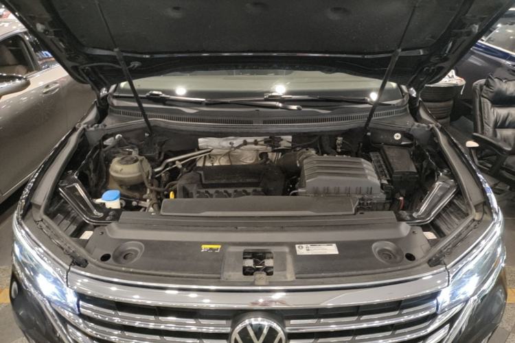 Used Volkswagen Viloran 2020 380TSI Prestige Edition Engine Bay