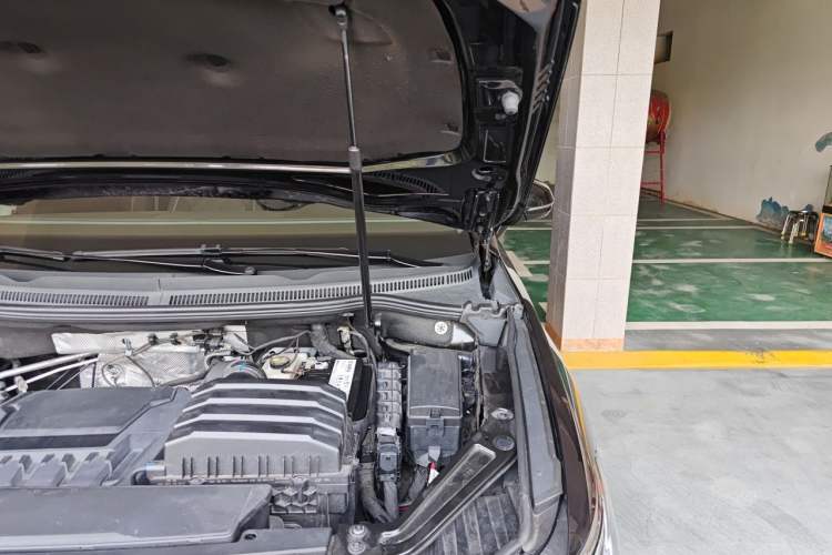 Used Volkswagen Viloran 2020 380TSI Prestige Edition Engine Bay Left