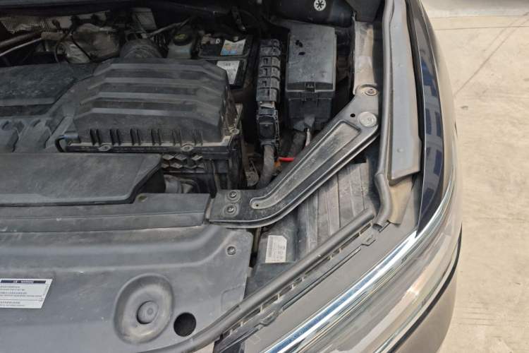 Used Volkswagen Viloran 2020 380TSI Prestige Edition Engine Bay Left