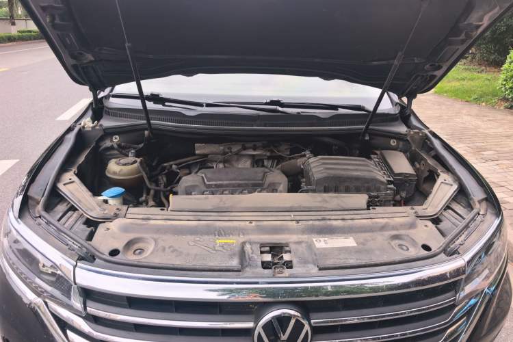 Used Volkswagen Viloran 2020 330TSI Luxury Edition Engine Bay
