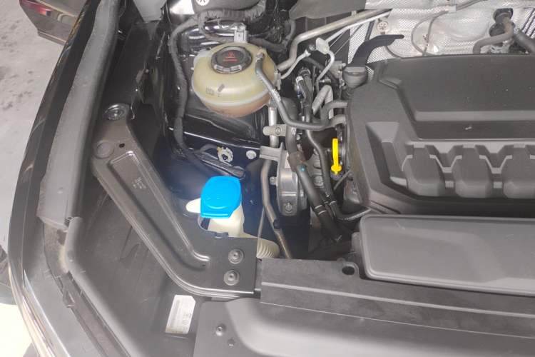 Used Volkswagen Viloran 2020 380TSI Prestige Edition Engine Bay Right