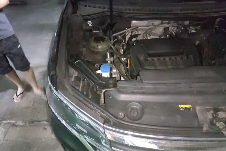 Used Volkswagen Viloran 2020 330TSI Luxury Edition Engine Bay Right