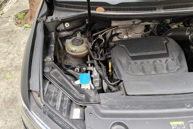 Used Volkswagen Viloran 2020 380TSI Flagship Edition Engine Bay Right