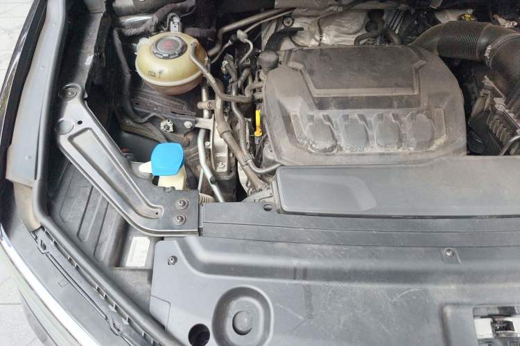 Used Volkswagen Viloran 2020 380TSI Prestige Edition Engine Bay Right