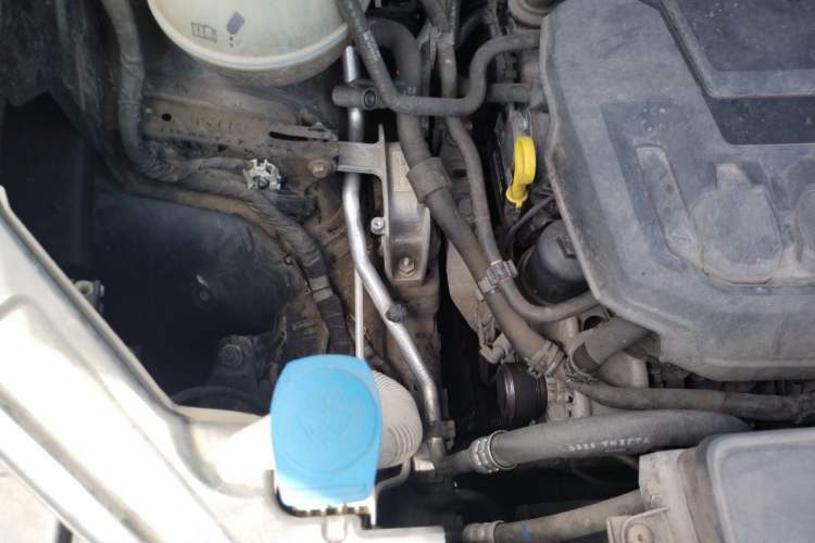 Used Volkswagen Viloran 2020 330TSI Luxury Edition Engine Bay Right