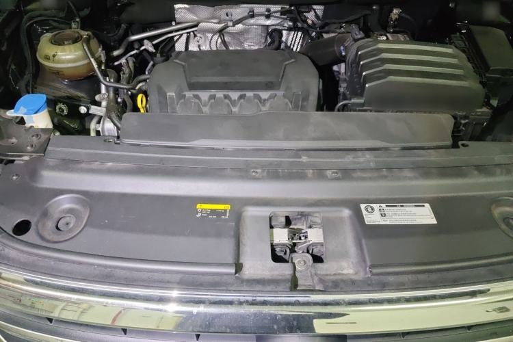 Used Volkswagen Viloran 2020 330TSI Luxury Edition Engine Bay