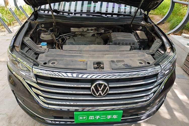 Used Volkswagen Viloran 2020 330TSI Luxury Edition Engine Bay