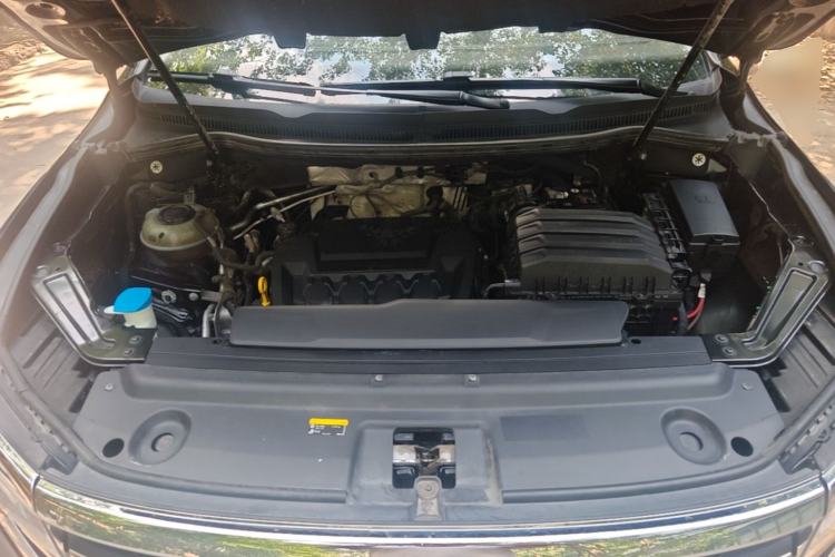 Used Volkswagen Viloran 2020 330TSI Luxury Edition Engine Bay