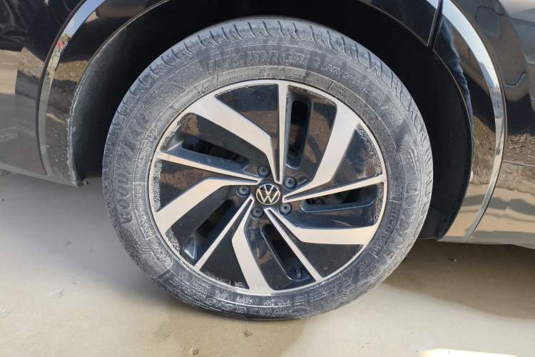 Used Volkswagen Viloran 2020 330TSI Luxury Edition Exterior 5