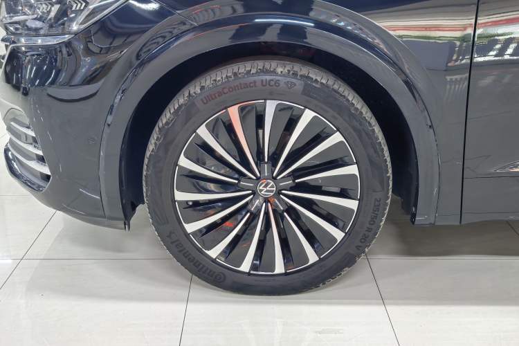 Used Volkswagen Viloran 2020 380TSI Prestige Edition Exterior 8
