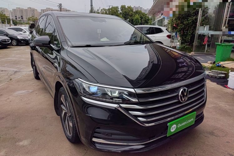Used Volkswagen Viloran 2020 330TSI Luxury Edition Front Right 45 Deg