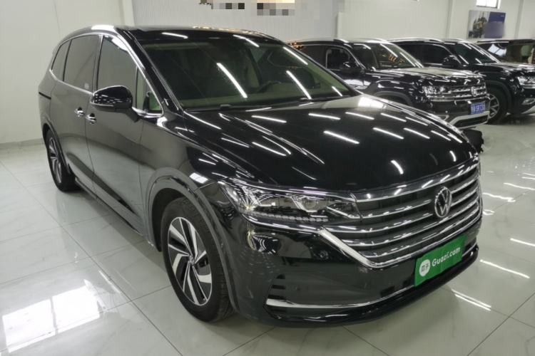 Used Volkswagen Viloran 2020 330TSI Luxury Edition Front Right 45 Deg