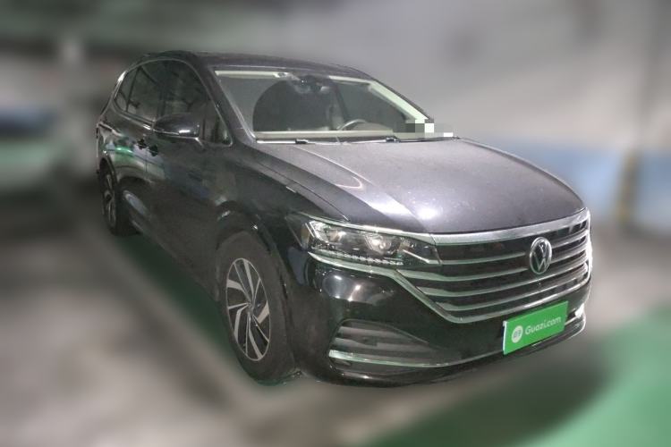 Used Volkswagen Viloran 2020 330TSI Luxury Edition Front Right 45 Deg