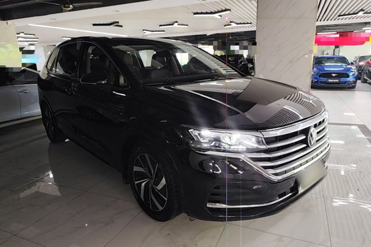 Used Volkswagen Viloran 2020 330TSI Luxury Edition Front Right 45 Deg