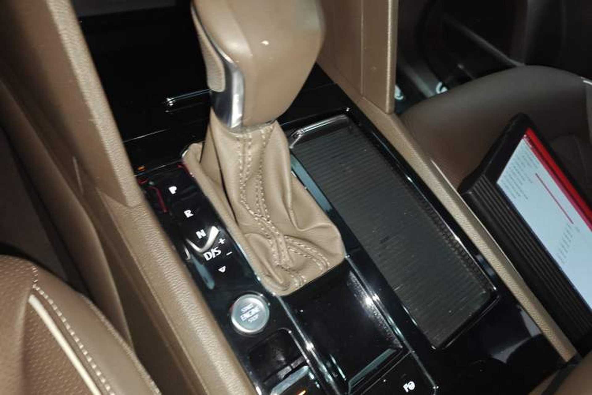 Used Volkswagen Viloran 2020 380TSI Prestige Edition Gear Lever