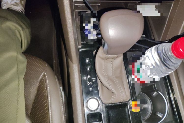 Used Volkswagen Viloran 2020 330TSI Luxury Edition Gear Lever
