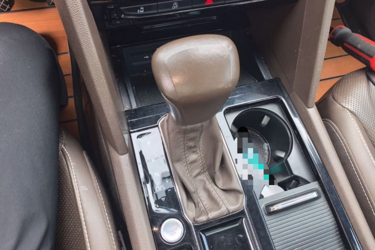Used Volkswagen Viloran 2020 330TSI Luxury Edition Gear Lever