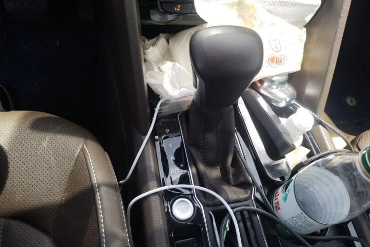 Used Volkswagen Viloran 2020 330TSI Luxury Edition Gear Lever