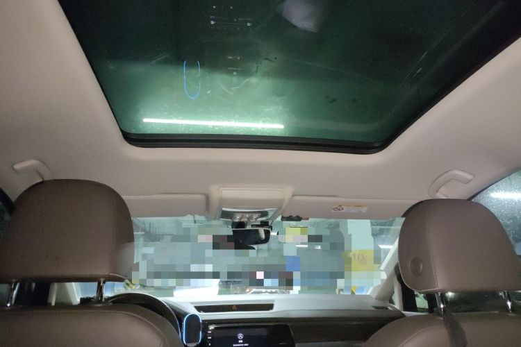 Used Volkswagen Viloran 2020 330TSI Luxury Edition Headliner