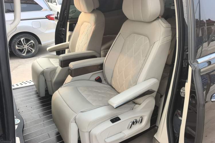 Used Volkswagen Viloran 2020 380TSI Prestige Edition Interior 9