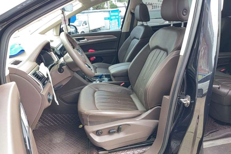 Used Volkswagen Viloran 2020 330TSI Luxury Edition Left Front Seat