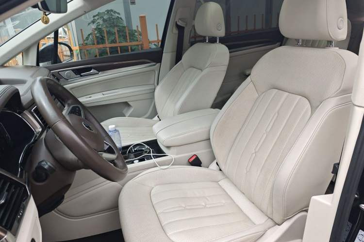 Used Volkswagen Viloran 2020 330TSI Luxury Edition Left Front Seat