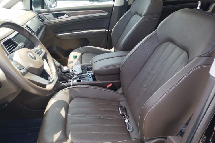 Used Volkswagen Viloran 2020 330TSI Luxury Edition Left Front Seat