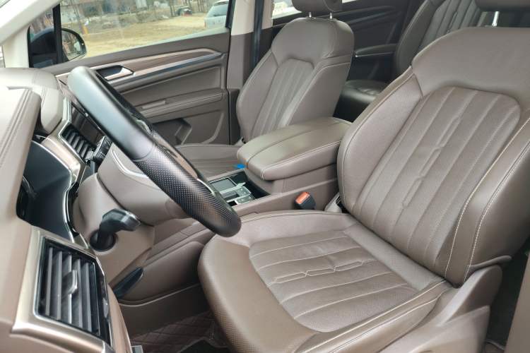 Used Volkswagen Viloran 2020 330TSI Luxury Edition Left Front Seat