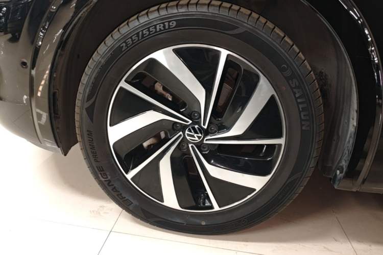 Used Volkswagen Viloran 2020 330TSI Luxury Edition Left Front Wheel Hub