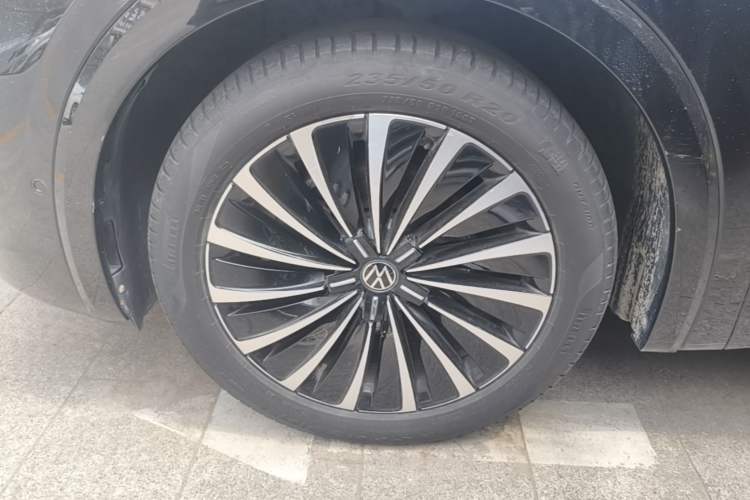 Used Volkswagen Viloran 2020 380TSI Prestige Edition Left Front Wheel Hub