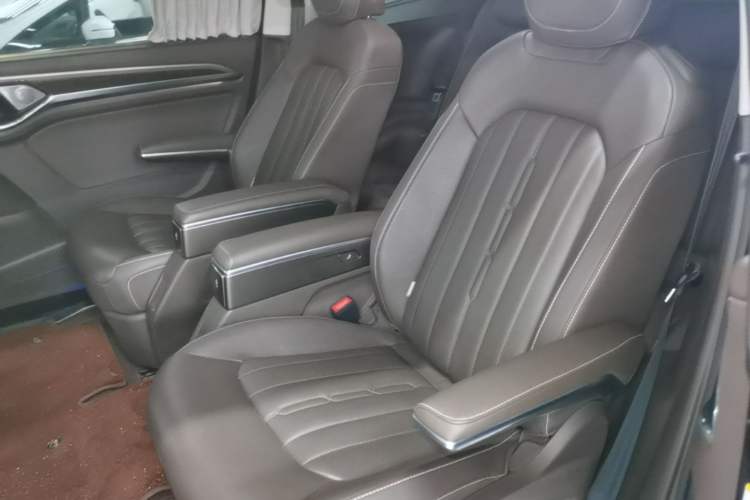 Used Volkswagen Viloran 2020 330TSI Luxury Edition Left Rear Seat