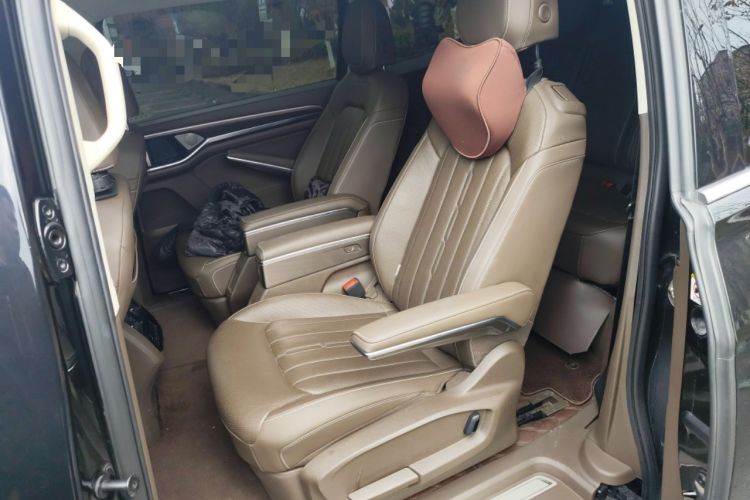 Used Volkswagen Viloran 2020 330TSI Luxury Edition Left Rear Seat