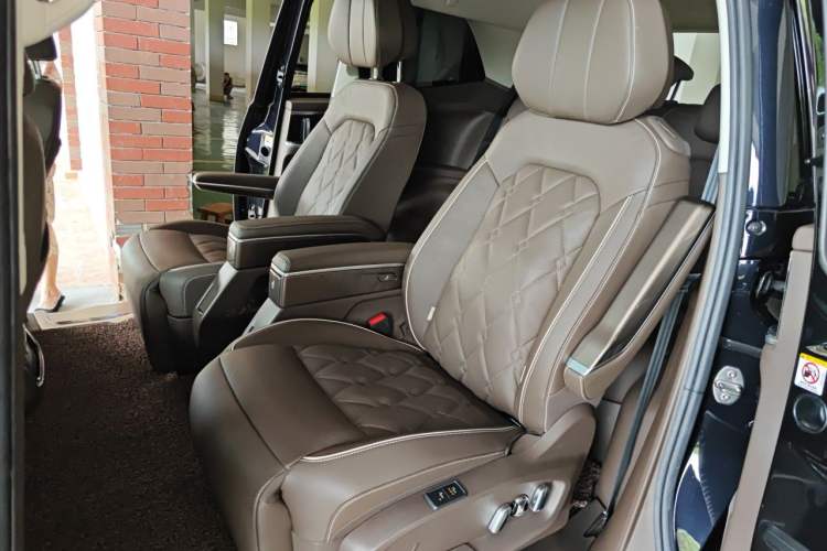 Used Volkswagen Viloran 2020 380TSI Prestige Edition Left Rear Seat