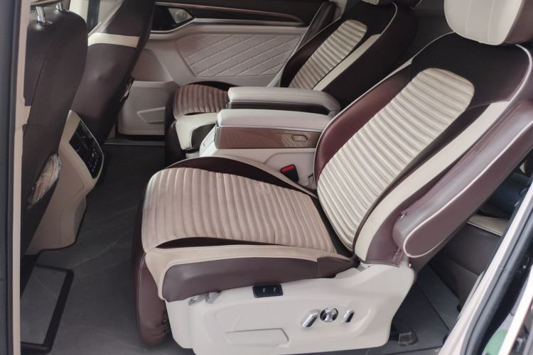 Used Volkswagen Viloran 2020 380TSI Prestige Edition Left Rear Seat