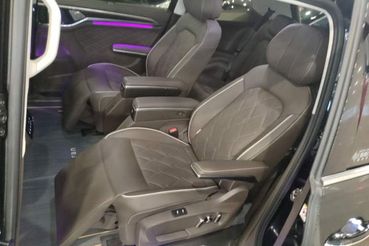 Used Volkswagen Viloran 2020 380TSI Prestige Edition Left Rear Seat