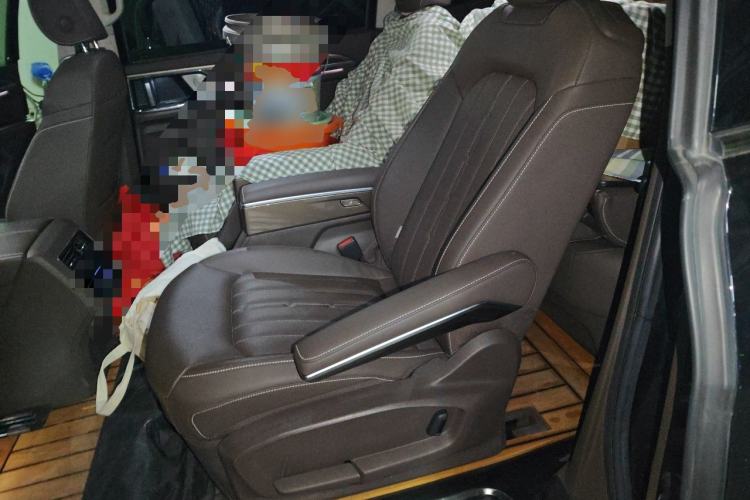 Used Volkswagen Viloran 2020 330TSI Luxury Edition Left Rear Seat