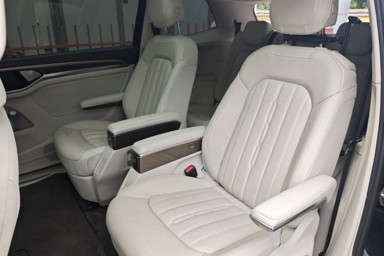 Used Volkswagen Viloran 2020 330TSI Luxury Edition Left Rear Seat