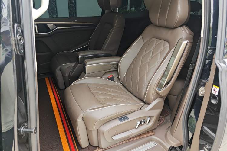 Used Volkswagen Viloran 2020 380TSI Prestige Edition Left Rear Seat
