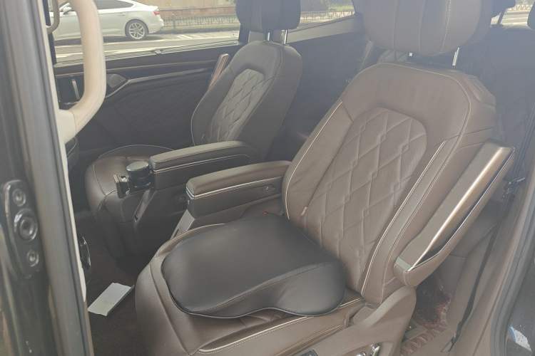 Used Volkswagen Viloran 2020 380TSI Prestige Edition Left Rear Seat