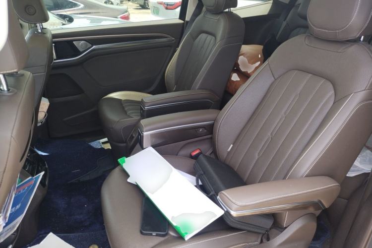 Used Volkswagen Viloran 2020 330TSI Luxury Edition Left Rear Seat