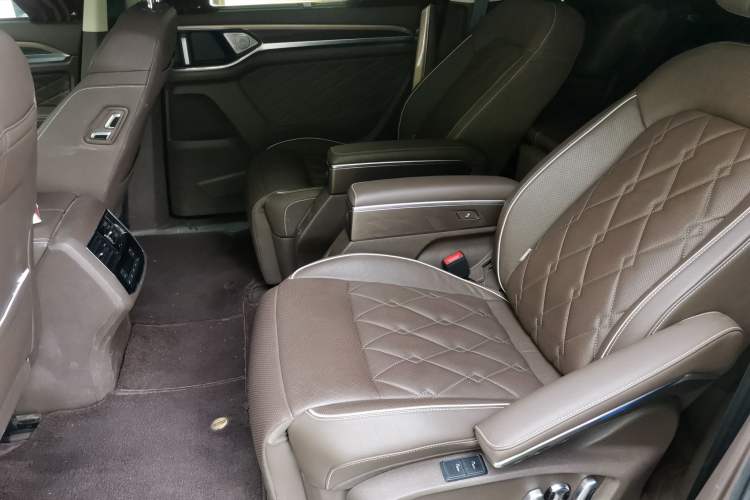 Used Volkswagen Viloran 2020 380TSI Prestige Edition Left Rear Seat