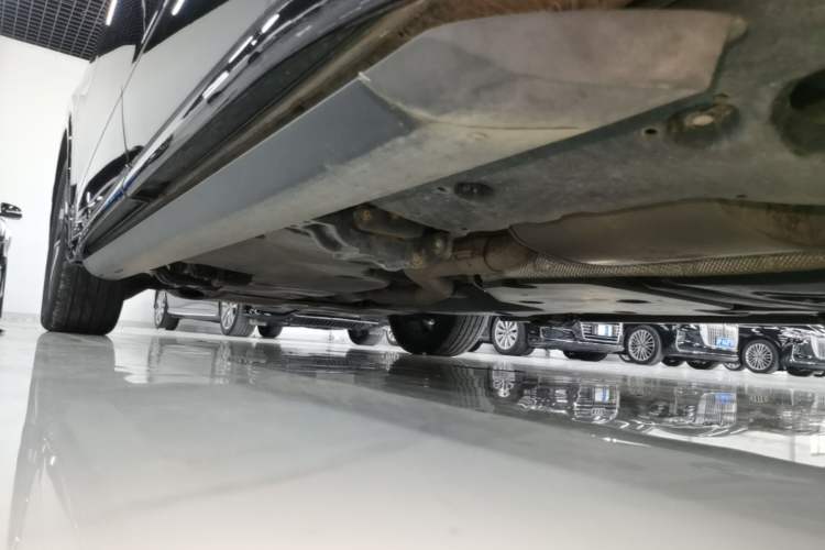 Used Volkswagen Viloran 2020 330TSI Luxury Edition Left Side Sill