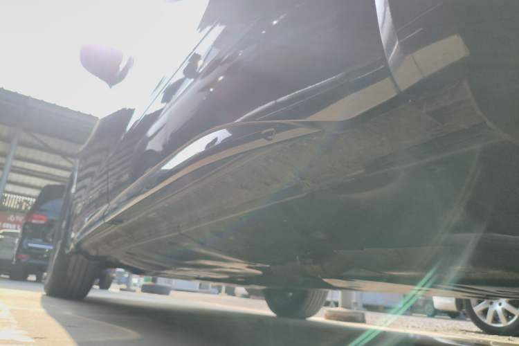 Used Volkswagen Viloran 2020 330TSI Luxury Edition Left Side Sill