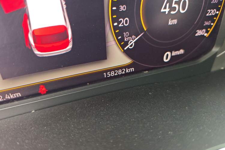 Used Volkswagen Viloran 2020 330TSI Luxury Edition Odometer Close Up