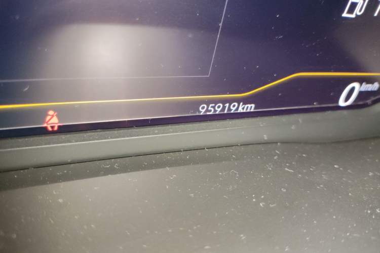 Used Volkswagen Viloran 2020 330TSI Luxury Edition Odometer Close Up