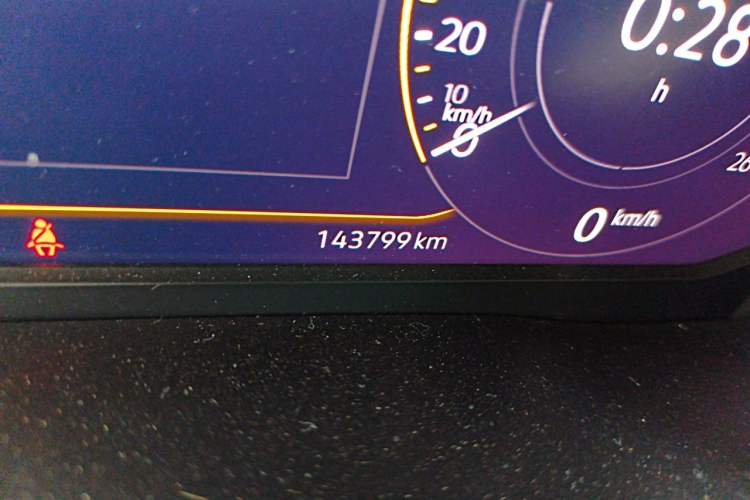 Used Volkswagen Viloran 2020 330TSI Luxury Edition Odometer Close Up