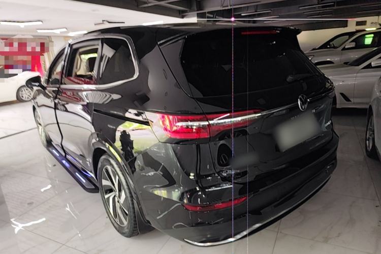 Used Volkswagen Viloran 2020 330TSI Luxury Edition Rear Left 45 Deg